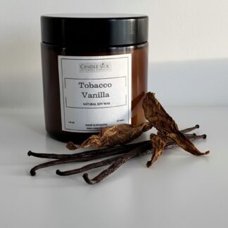 Lumanare parfumata cu aroma Tobacco Vanilla, handcrafted 120 ml